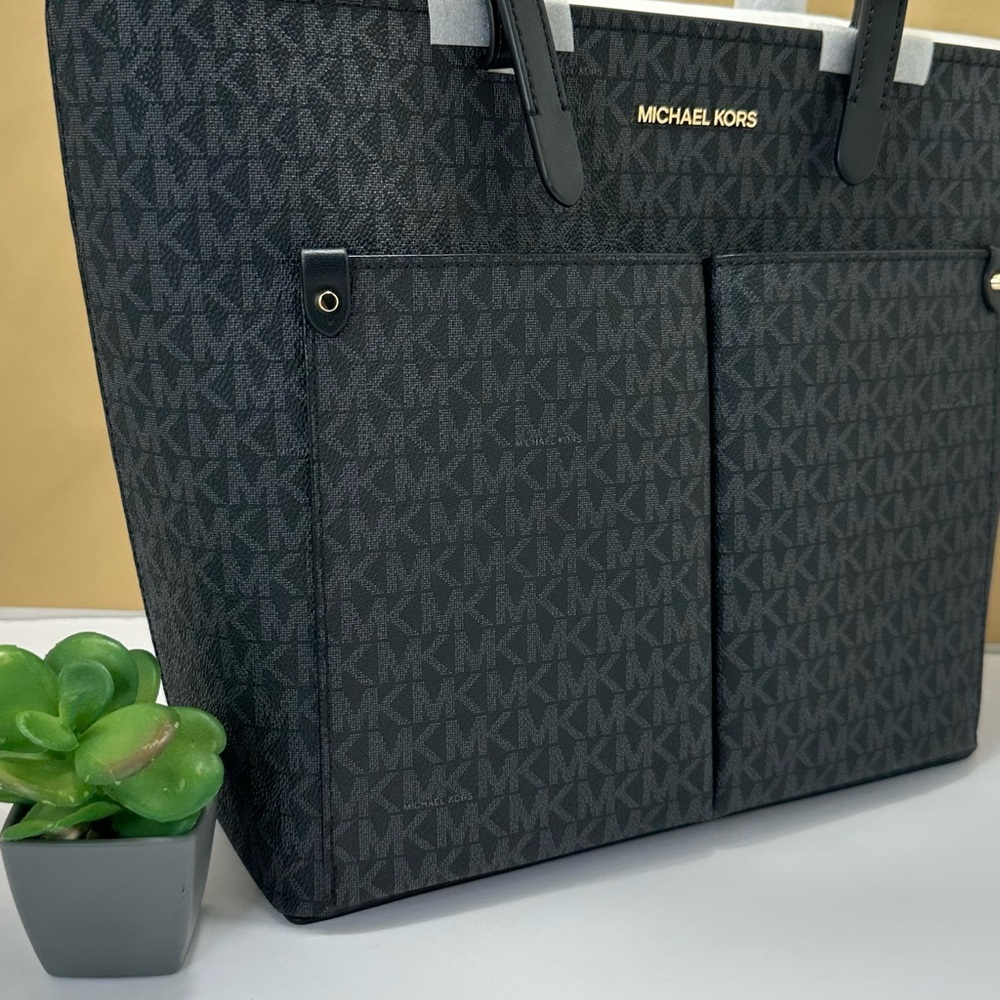 Michael Kors Purse - Picture 6 of 11